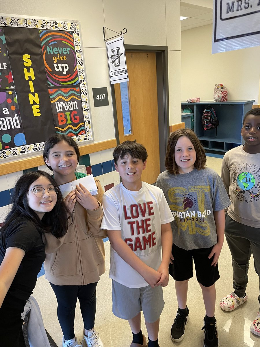 Mrs_AndersonTX's tweet photo. The last clue of the day has been picked up!  Hopefully all of our hard work will protect our gems from those pesky leprechauns! #FISDMadeToShine #RESUbuntu @WhitneySBriggs https://t.co/HTc024LHBR