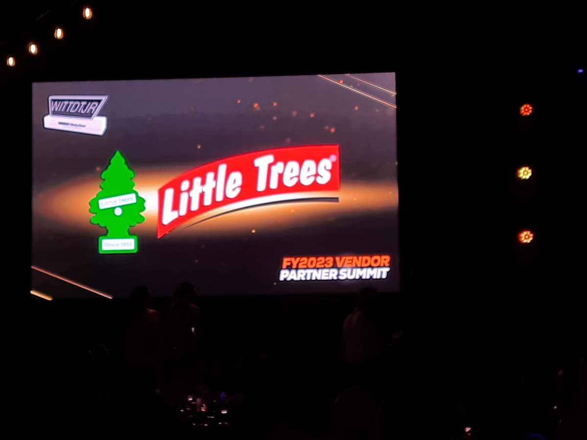 MEROMERMX's tweet photo. #Retail 🛒 #LittleTrees 🌲 #México 🇲🇽
#Autozone @autozonemexico 
#Carfreshner @autozone #Carfreshner https://t.co/U29O7S80vO