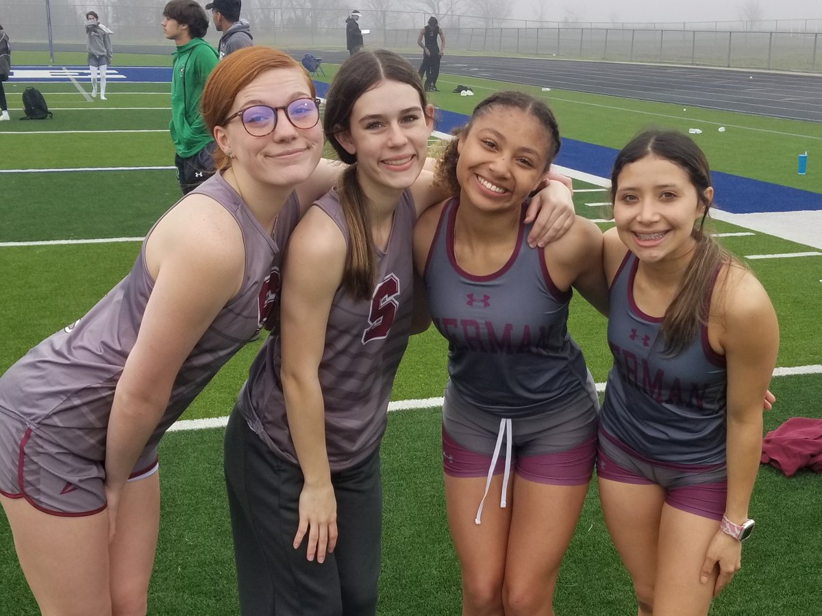 SHBearcatTF's tweet photo. The name of the game is growth and progress, we got better this week at the Van Alstyne Panther Relays. #ConsistencyIsTheMarkOfAChampion #GiveEm3Claps 👏👏👏

JV Girls:
4x100
Abigail Murr, Makenli Broiles, Savannah Shawkey, Arianna Jarillo https://t.co/c5F8ioSnOI