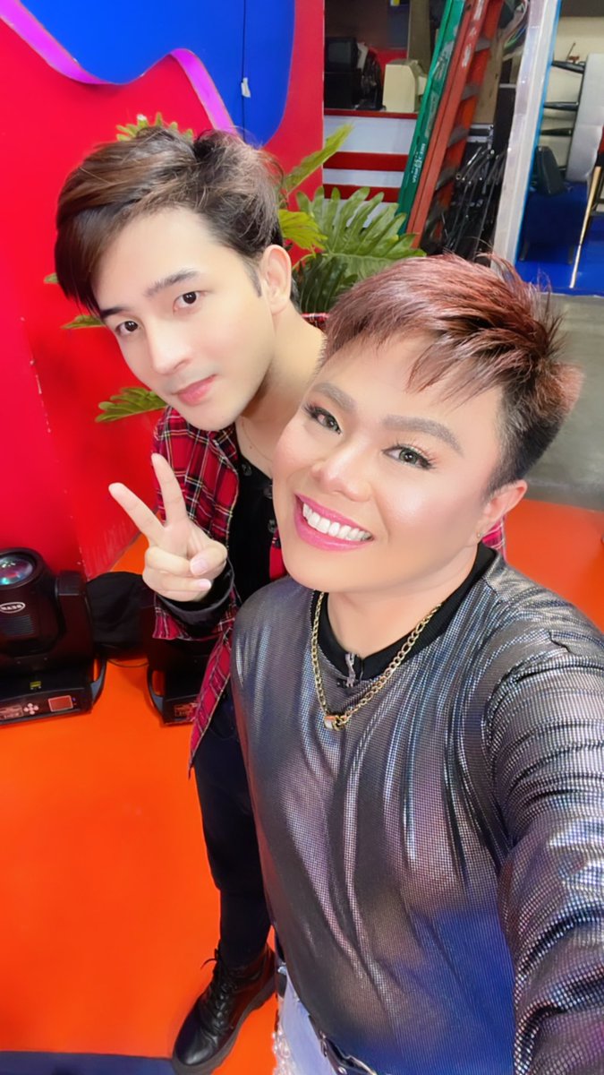 mor1019jhaiho's tweet photo. @kerwinbuenafe @ofcmathew #VieoGarcia and @asi_gatdula1120 ππ» #DreamChasersPIEDay #LatePost #ThursdayEp https://t.co/5vKYmd3TmB
