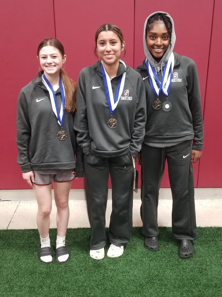 SHBearcatTF's tweet photo. The name of the game is growth and progress, we got better this week at the Van Alstyne Panther Relays. #ConsistencyIsTheMarkOfAChampion #GiveEm3Claps 👏👏👏

JV Girls:
3rd 4x400
Maria Brown, Lesley Rivas, Meyah Jackson, Rihanna Hill (missing photo) https://t.co/iDiKmaWeas