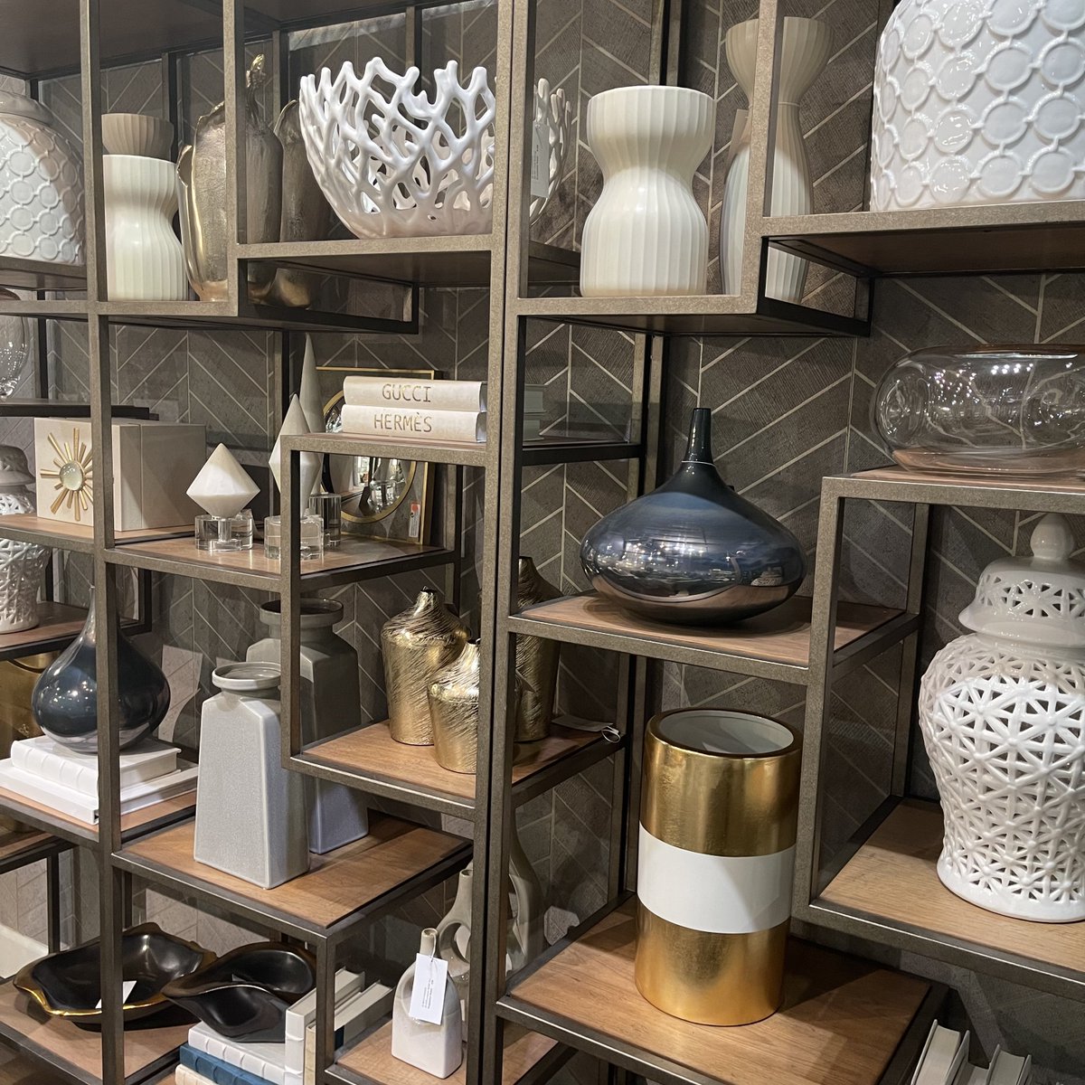 ATLDesignGroup's tweet image. Friday Favorites from the ADG Home Showroom! Don't forget, we're Atlanta's Destination for Accessories! Come shop with us!
. 
. 
. 
#atldesigner #atldesigngroup #showroom #home #decor #designers #design #atl #interiors #interiordesign #homefurnishings #refreshyourhome #style