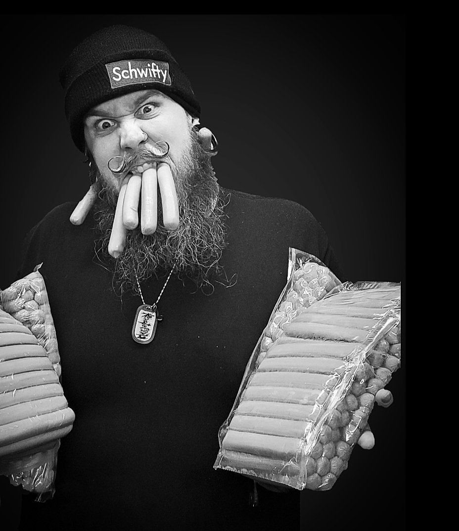 We going on tour with <a href="/DropoutKingsAZ/">DROPOUT KINGS</a> just to eat glizzys with em ❤️ #numetal #trapmetal #rapmetal 

Oh yeah youtu.be/fNd_0BTnoAs <a href="/josemangin/">Jose "Metal Ambassador" Mangin</a> <a href="/CiBabs/">Caity Babs</a> <a href="/freddurst/">Fred Durst</a> check us out 🙏🏻