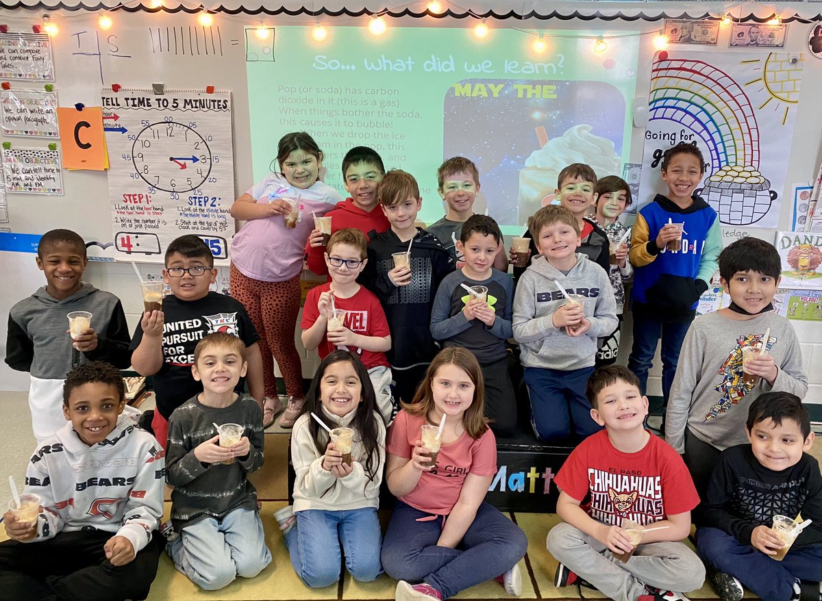 MrsGunlock_3's tweet photo. What better way to learn about solids, liquids &amp; gases than with a root beer float experiment! Who knew Science could be so delicious?! 🍨 
@115bgs https://t.co/Fkx8OohIXx