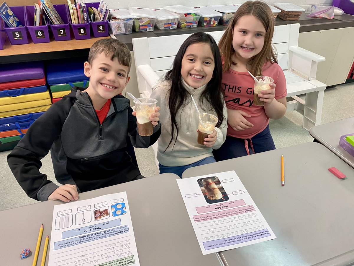 MrsGunlock_3's tweet photo. What better way to learn about solids, liquids &amp; gases than with a root beer float experiment! Who knew Science could be so delicious?! 🍨 
@115bgs https://t.co/Fkx8OohIXx