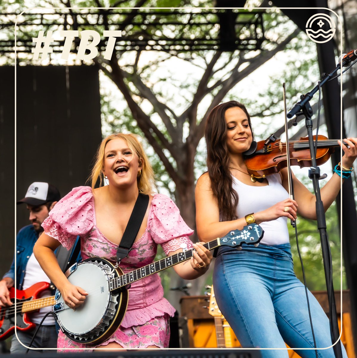 WhitewaterRocks's tweet photo. Throwback to last April 15th and 16th with @haileywhitters!! Hope y'all didn't miss it - she was incredible!

#tbt #haileywhitters #nbtx #WomensHistoryMonth #ontheriverunderthestars 

📸 @christinafedd https://t.co/927oWDfiEw