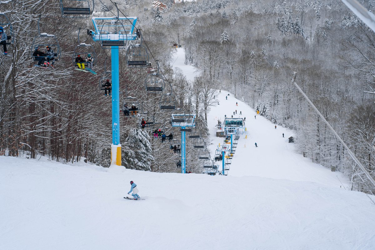 SNOW, SNOW, SNOW!!! 

Forecasters: 5 inches of #snow ❄️ tonight through tomorrow, and more to come!
Pack your gear, grab a friend, hit the mountains! 🏂

#HunterMountain #MountSnow #Catamount #Okemo #SkiSundown #Sugarloaf #Skiing

<a href="/huntermtn/">Hunter Mountain</a> <a href="/mountsnow/">Mount Snow</a>