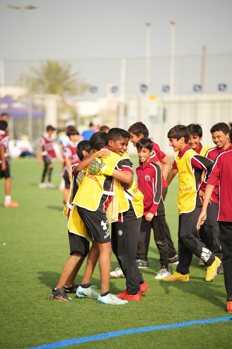 EAA_Foundation's tweet photo. Today, over a thousand students from schools in Qatar joined EAA and their sponsors to take part in a #Goals4Good football tournament and art competition to help raise funds for EAA projects. β½οΈπ¨
The #GoalsForGood campaign promotes #SDG3, #SDG4, and #SDG17
1/4 https://t.co/nPwRtnQ8vy