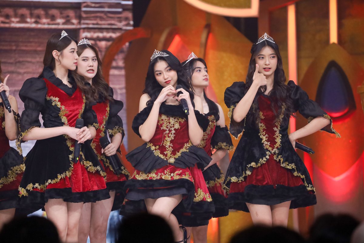 Dah abis, gileee Gre <a href="/S_GraciaJKT48/">Shania Gracia グラシア</a>