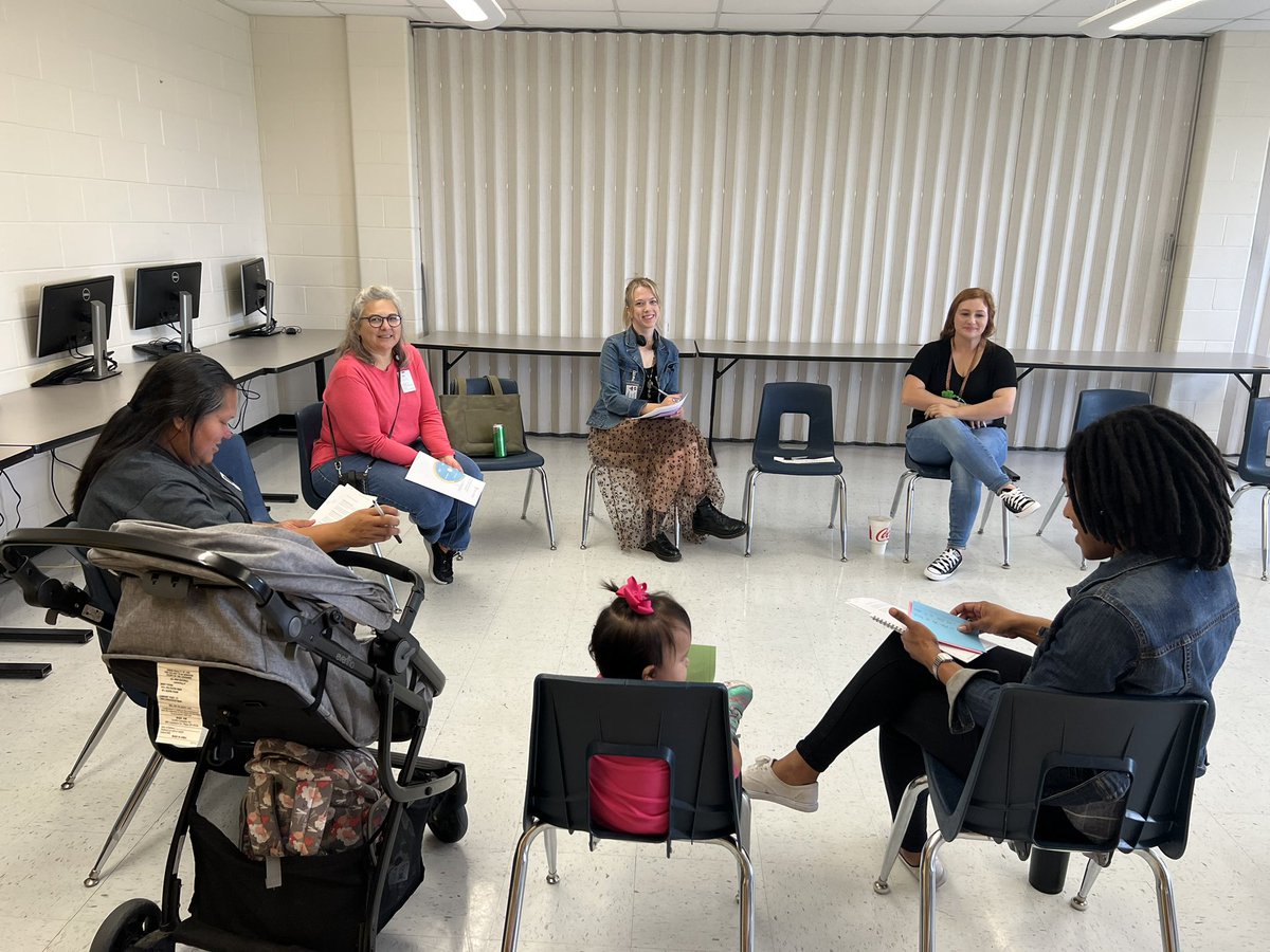 AISD_SEL_CPI's tweet photo. Moments of learning together, reflection and self care for our @AustinISD @FamAsPartners caregivers this morning. Happy #SELday #AustinsSELandCPIDay #healthyfamilies #healthychildren https://t.co/4iYJr01qcj