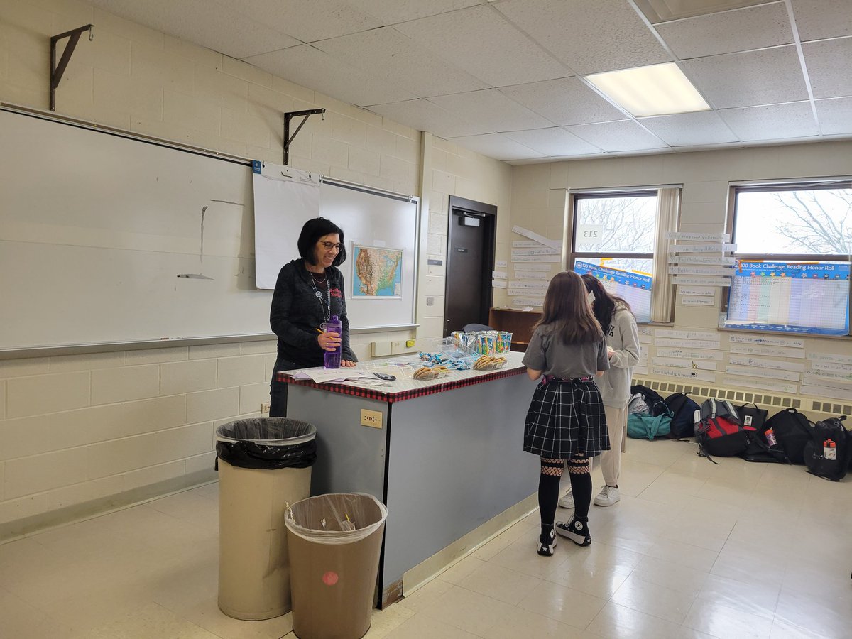 What a great way to celebrate all the work that goes into creating a wring piece!!  Publishing party!! Thank you <a href="/Flores_DualD93/">Betsy Flores</a>  for inviting me to see all the great writing happening in Dual!! <a href="/CCSD93/">CCSD93</a>