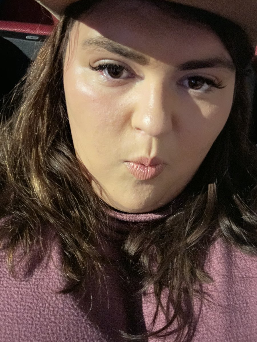 rachelbyers98's tweet image. On a night out with me myself and I at #bslouisville #blakeshelton #singlelife