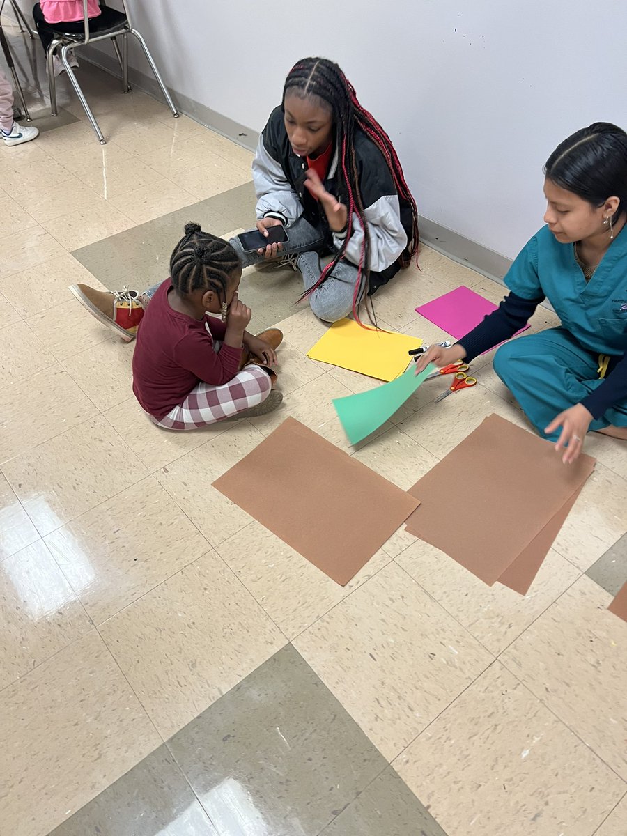 RCPS_EarlyLearn's tweet photo. Excuse the mess - but still learning! “oh the thinks we can think” and the things we can do!
#prek #dph #pat #excusethemess https://t.co/hGHzIGFJEo