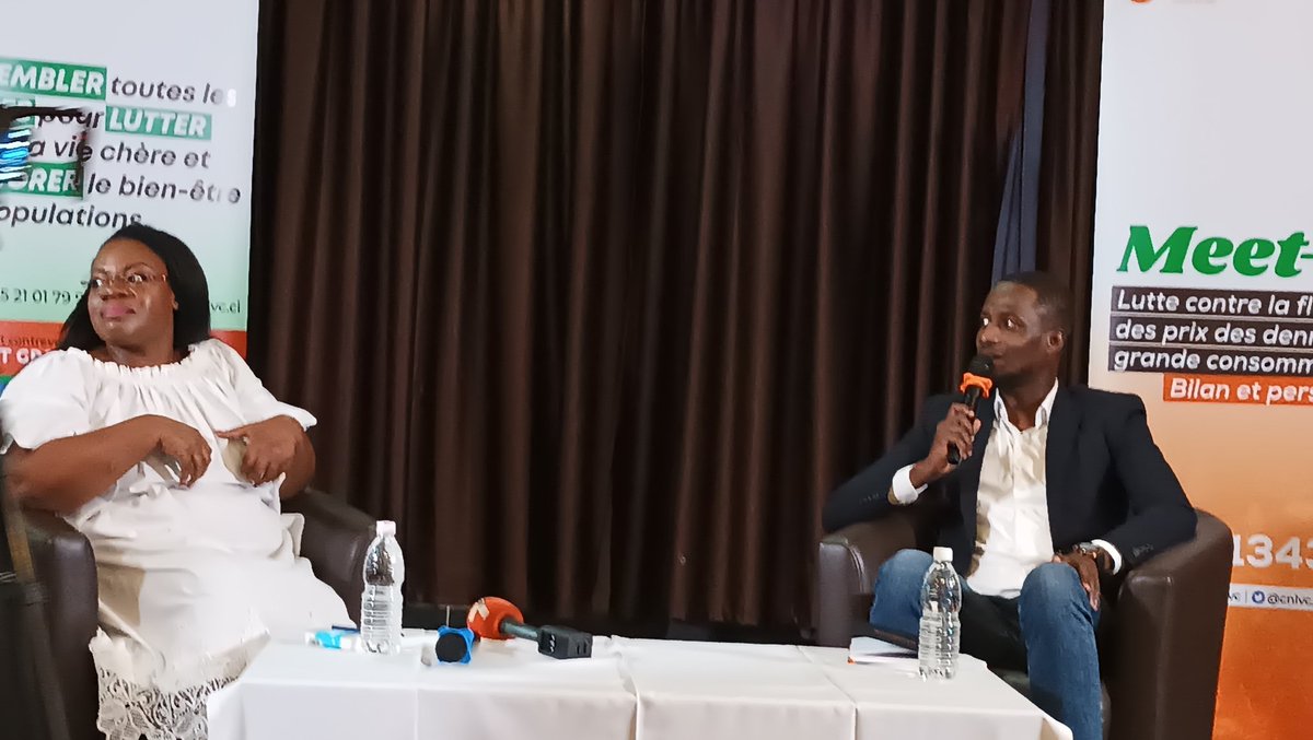 JeffAmann_'s tweet photo. #CIV225🇨🇮l Le #CNLVC fait le bilan et expose les perspectives de la lutte contre la flambée des prix des denrées de grande consommation aux web activistes, blogueurs et influenceurs.
#MeetUpCNLVC #luttecontrelaviechère @Gouvci https://t.co/C4cxSnzDny