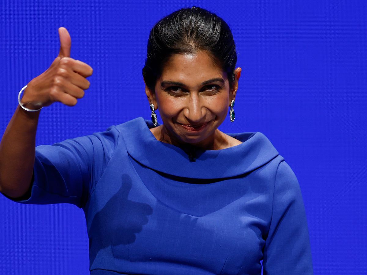 Parody_PM's tweet image. BBC breathes a sigh of relief as new presenter is found for MOTD.
#Solidarity