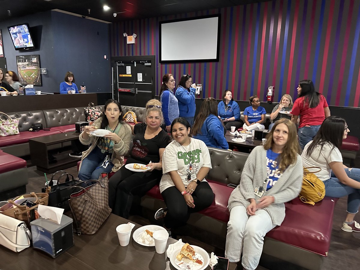 kspell262's tweet photo. Bowling, pizza and team building is a great way to end the week and begin spring break. ⁦@CubbyBearReport⁩ ⁦@SheldonISD⁩ https://t.co/PFqkQbPydC