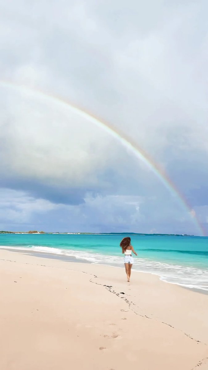 HarbAzim1's tweet photo. find someone to be happy with https://t.co/dPYRxAaxGE
