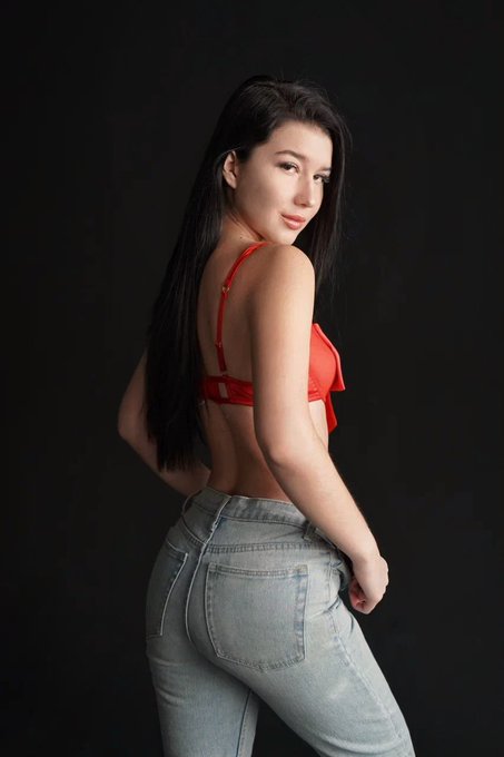 New photo series. Which one do you like more?💋🐈&zwj;⬛ https://t.co/ArZazyfmZk<a href="/tag/naked"class="tags"><span>#naked</span></a><a href="/tag/adultmodel"class="tags"><span>#adultmodel</span></a>