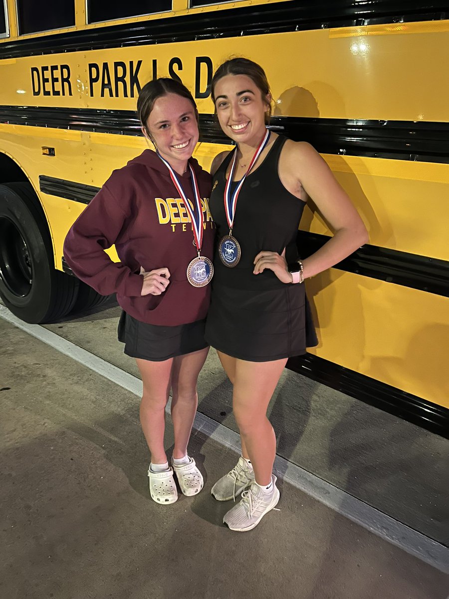 DPISD_Tennis's tweet image. Congratulations to these players for earning 🥉 at the Greg Dwyer Varsity Tennis Tournament!  Jake R. in A singles, Jackie/Jordan in A Doubles, Kennedy/Hannalee in B Doubles, and Melanie in B Singles.  🦌 🎾 @Coachtheim @CoachLadner13 @DPISD_South