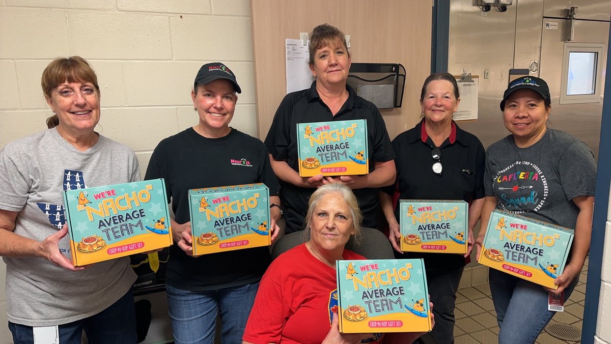 AlvinISD_CN's tweet photo. Our team @HoodCaseElem is "Nacho" average team! Keep up the great work team! #Teamwork #NachoAverageTeam #SchoolMeals #SchoolMealsRock #NourishCafe https://t.co/oxifVV9ucr