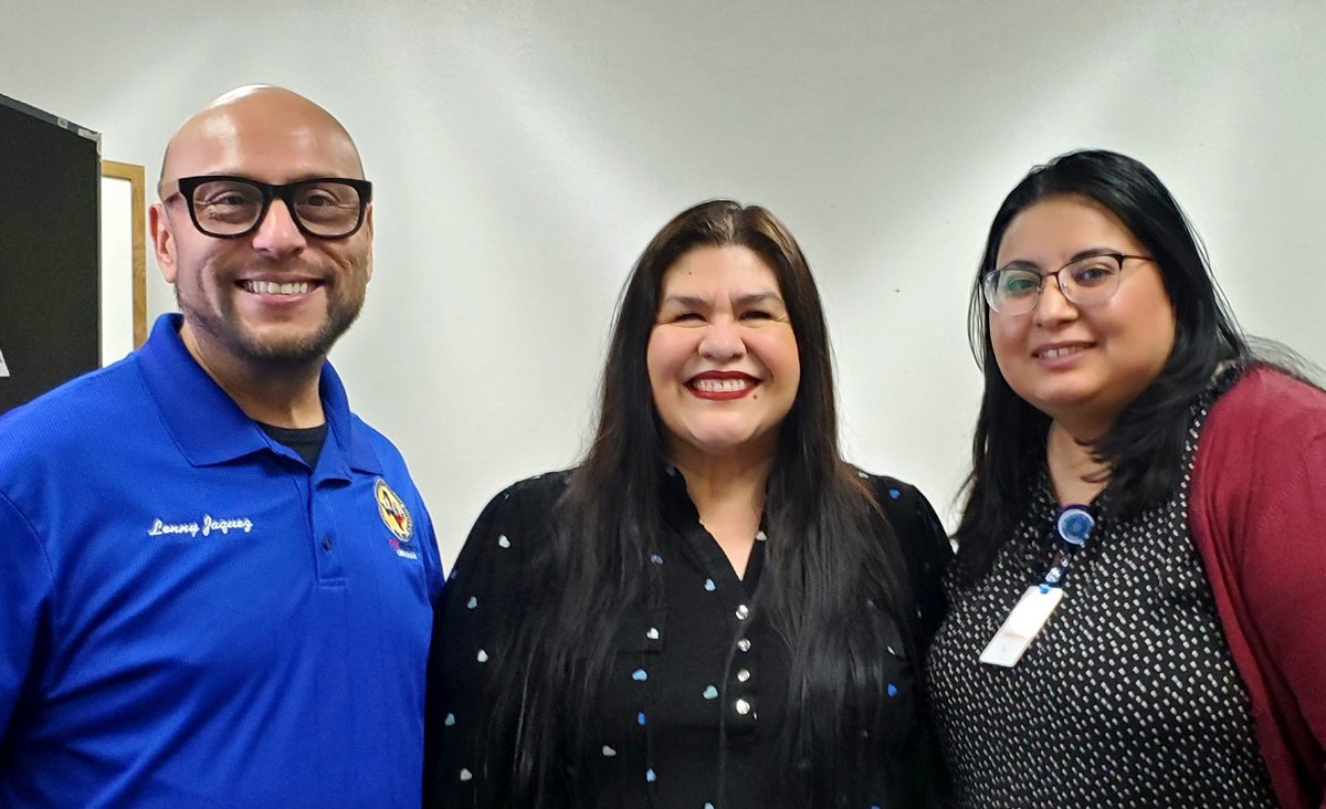 Whata priviledge& pleasure to have author @ggmccall @YISDLibServices book festival. We learned American border history w her research & her historical fiction books. Can't wait to read more of them! Also got to see my friend @eplibrarynerd representing @EPDigLibrary #yisdreads