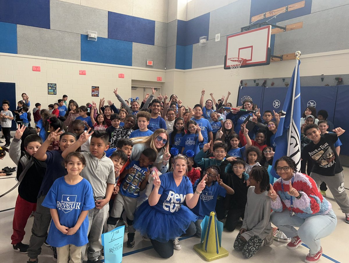 RangeElementary's tweet image. And the winner is…. REVEUR!🐺 Let’s go Wolf Pack! Congratulations to the winning house, jacket winners and Star Teachers! What a great way to end the week! @mesquiteisdtx @ronclarkacademy @RonClark88