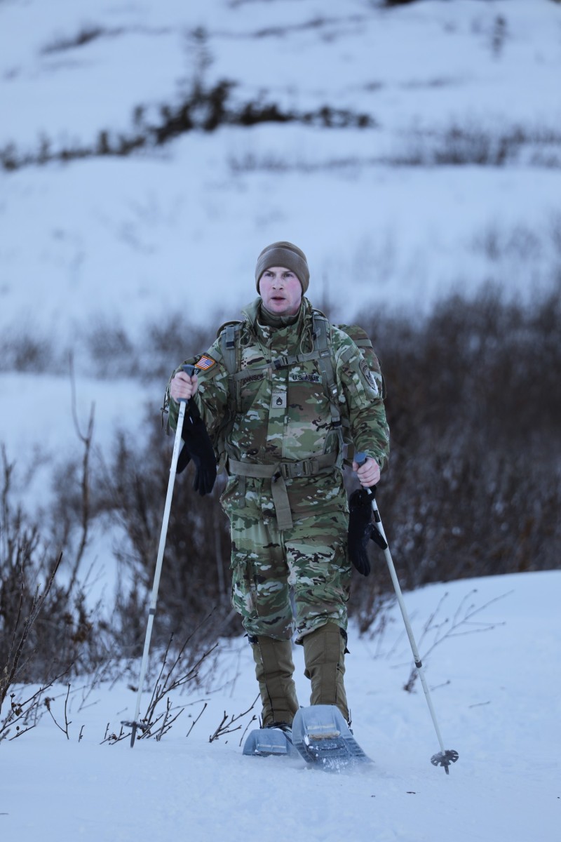 USArmy's tweet photo. The @11thAirborneDiv is heating up #Army2030 by field-testing state-of-the-art cold-weather clothing.

Arctic Warriors at Fort Wainwright and Anchorage recently received the all-new Cold Temperature and Arctic Protection Systems.

📰 https://t.co/uDzbC7Wm1z https://t.co/Jzf99dmqyr