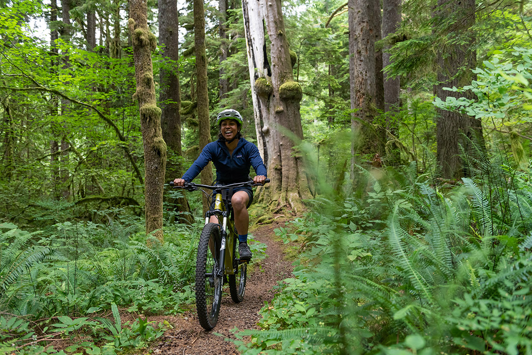 Getting excited for all the weekend ride feels. Are you able to hit some dirt or are you still crushing snow?

#TGIF #weekendrides #mtb #hardtail #fromwhereiride #bikelife #ridefeels #trail #trailviews #shoulderseason #hooklinesyncr