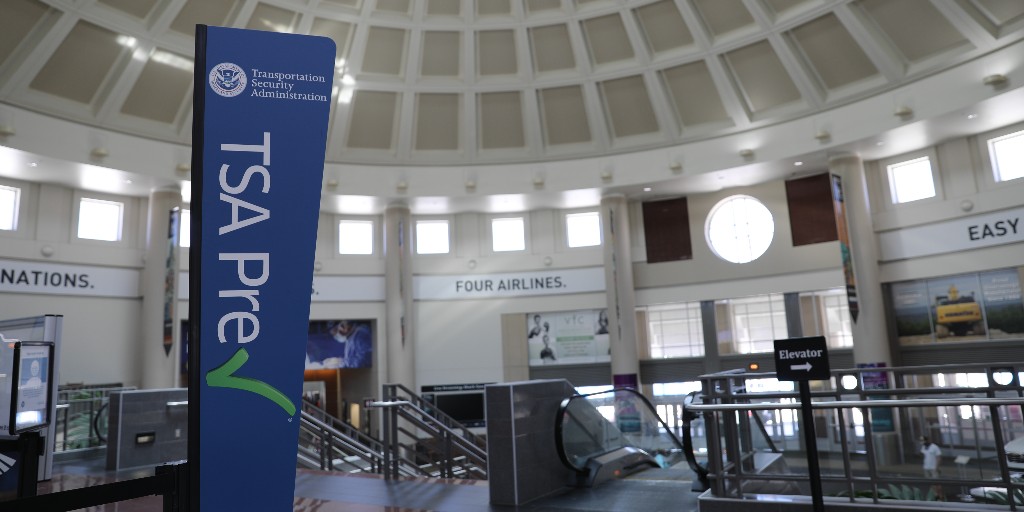 ChattAirport's tweet photo. Heading out on your next trip? Take the stress out of flying with TSA PreCheck! Find out more at https://t.co/ulJ0KPkWQc.
#flyCHA #NonStopService #TSAPreCheck https://t.co/Dxl4tp5T67