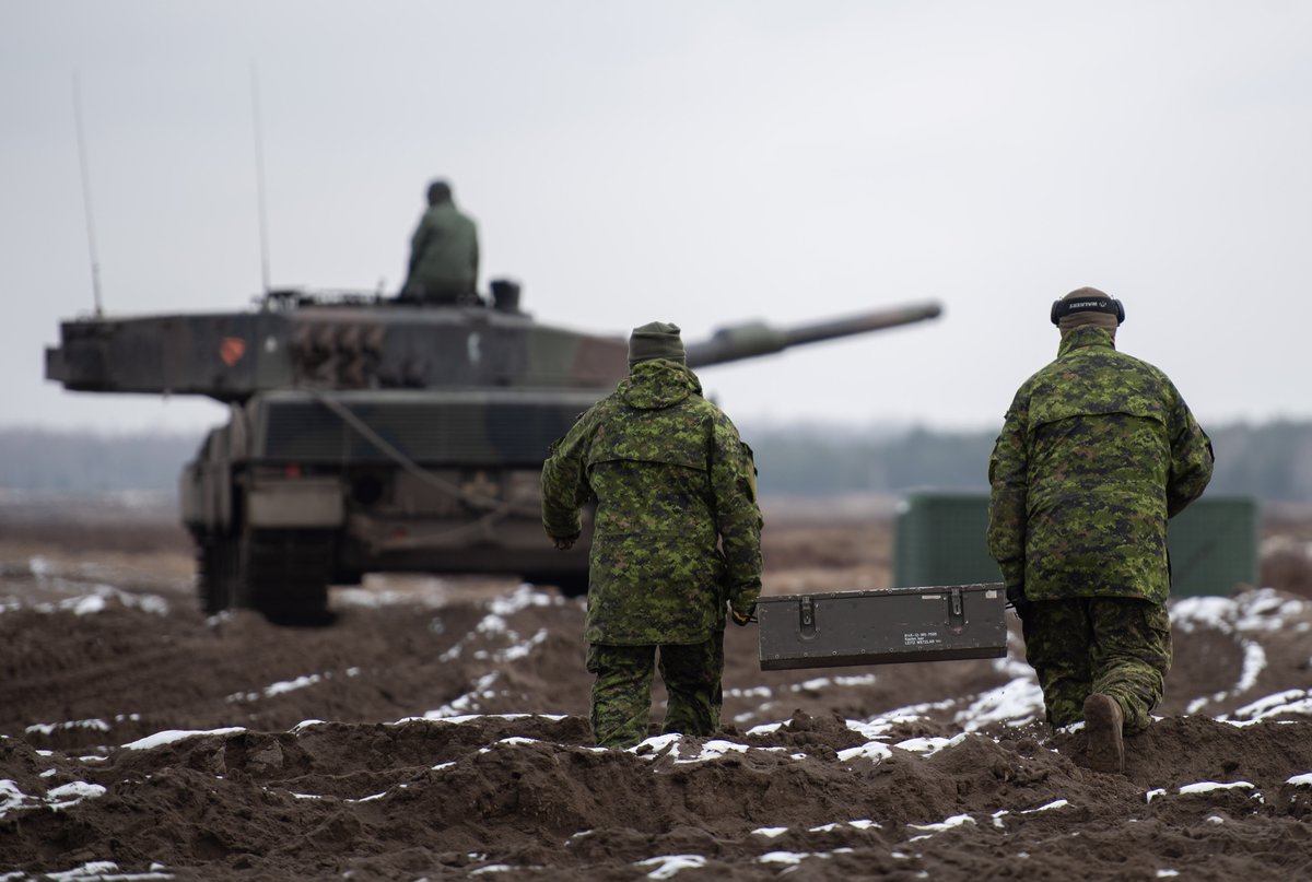 CanadianArmy tweet picture