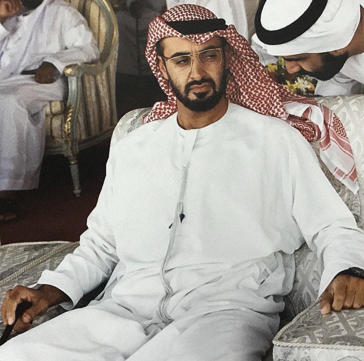 EmiratesPoems's tweet photo. كل عام وانت أغلى ما يملك شعب الإمارات 
ادامك لله لنا يا زعيم الشرق الأوسط، ليث العرينا، سيف العرب، حصن الخليج، أسد الإمارات 🇦🇪 https://t.co/wz6i1J9261