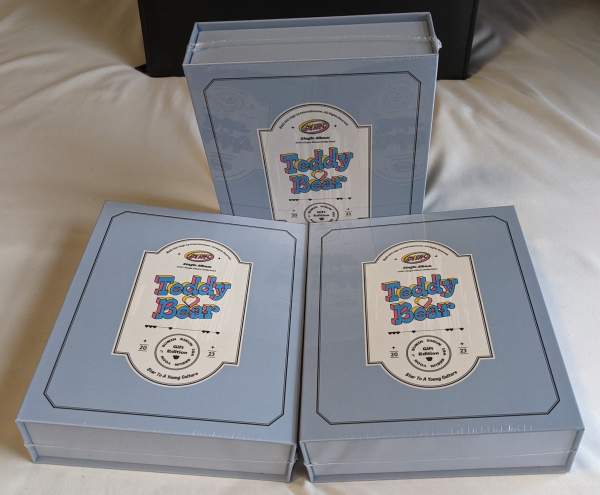 oblitussimul's tweet photo. 🎁STAYC ALBUM GIVEAWAY 🎁

Hello SWITH! I am giving away 3 NEW AND SEALED copies of Teddy Bear Gift Edition!

To enter:
🟢 RT
🟢 Reply to this tweet with 1 sentence saying why you love STAYC

I will pick the 3 best answers as winners. Ends SAT March 18, 6pm KST

#STAYC #스테이씨 https://t.co/pC4wC50Eph