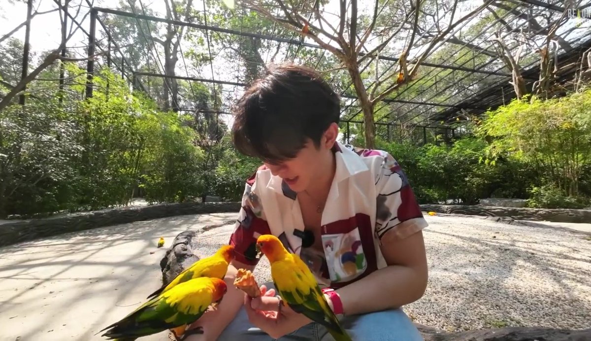 KinnPorscheMTY's tweet photo. 💕So cute!!🙈
#WanDayXBas
#Basvpr @basvpr_ https://t.co/umOcc6wkuz