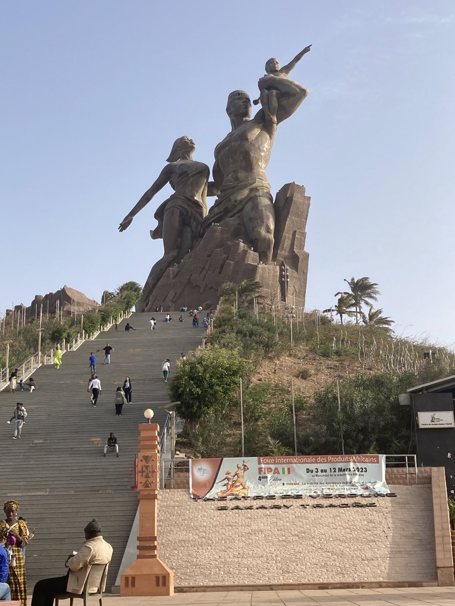 IreneKaindi's tweet photo. @4passports @LiveaMemory @obligatraveler @intheolivegrov1 @gfreetraveler #Top4Stairs #Top4Theme #Dakar https://t.co/fttG1Qli64
