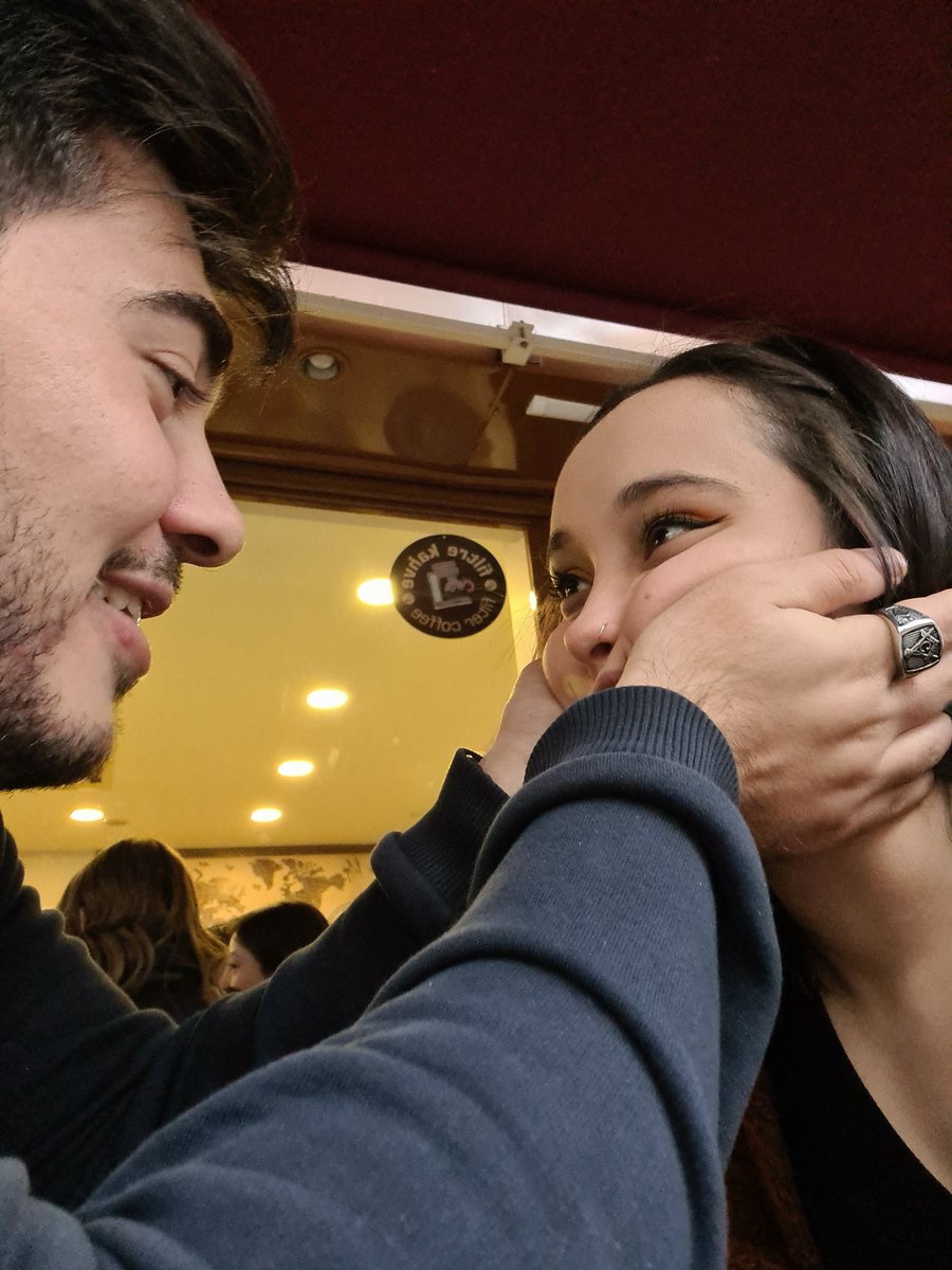 Dünya'm avuçlarımda.