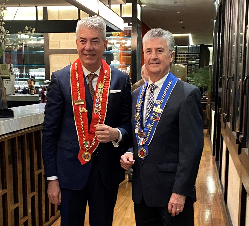 MonchiTime's tweet image. Presentan a Alejandro Rodríguez como Bailli del Valle y la Ciudad de México de la Chaine des Rotisseurs monchitime.com/2023/03/presen…