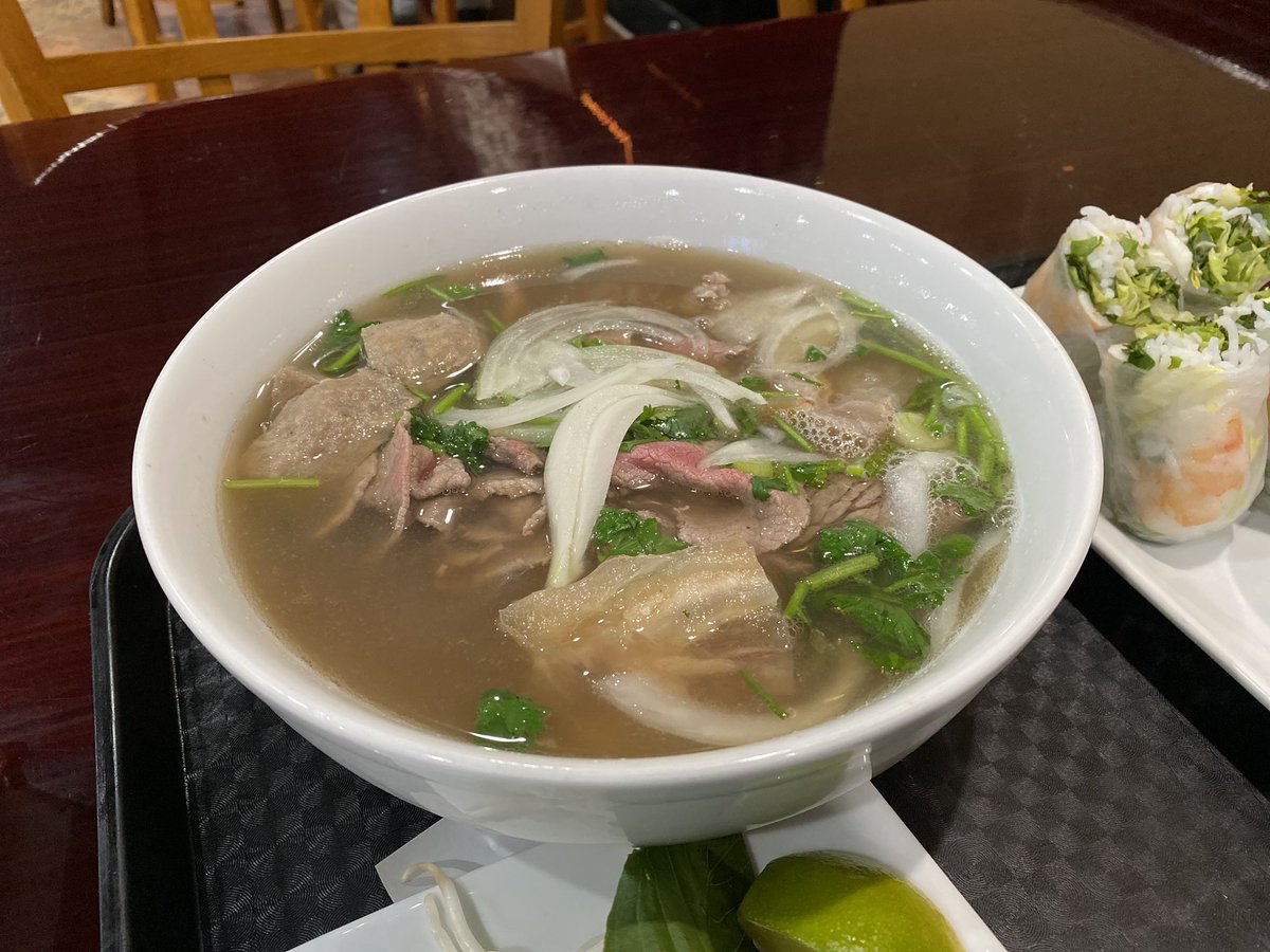 RiyueSunnyBao's tweet photo. As a tradition, each time when I come back to #DC, I look for hidden gems in the heart of this wonderful city.  

Had a shockingly amazing #phodacbiet at #54Restaurant, only 5 mins walk from JW Marriott Washington! Their staff were super friendly too. #Foodie #Vietnamese 🥰 https://t.co/tdcYd4WqPe