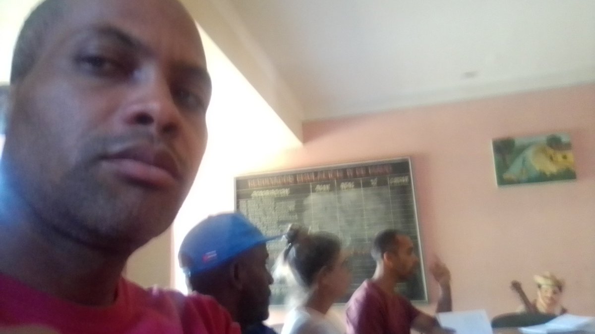adonis84gmailc1's tweet photo. En el día de hoy se realizó la reunión de la militancia de la #ANAP ,dónde se evaluaron los aseguramientos para el 26 de marzo, donde los campesinos de #GuiradeMelena una vez más reafirmaran  #VamosUnidos
#SomosCuba #Artemisa #YoVotoSi https://t.co/QqFZuUCrdb