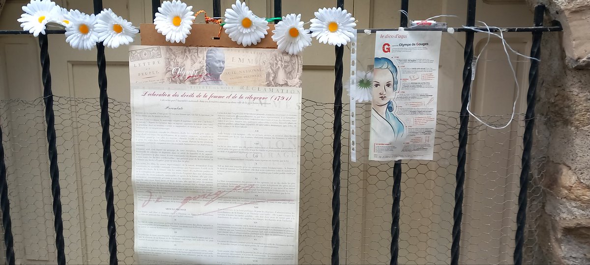 MaureillasLI's tweet photo. Sympa ce clin d'œil à Olympe de Gouges vu dans la rue neuve.

#Maureillas plus riche et pertinent qu'on ne le croit trop souvent... https://t.co/U9lq87ezAz