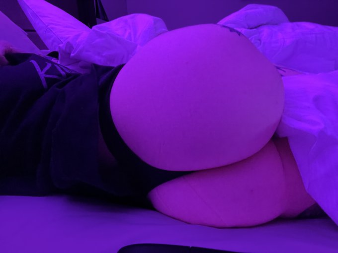 Watch Skella Borealis's leaked NSFW photo on TwXstars