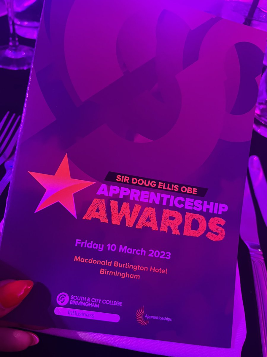 SapreenaKumari's tweet photo. Kicking off tonight’s @southandcitycol Apprenticeship Awards. So proud to sponsor these awards and recognise the hard work of the apprentices and the college. Great opening remarks from @MikeHopkins13 emphasising the importance of FE in the education space #SupportFE https://t.co/BY0wQDJzr3