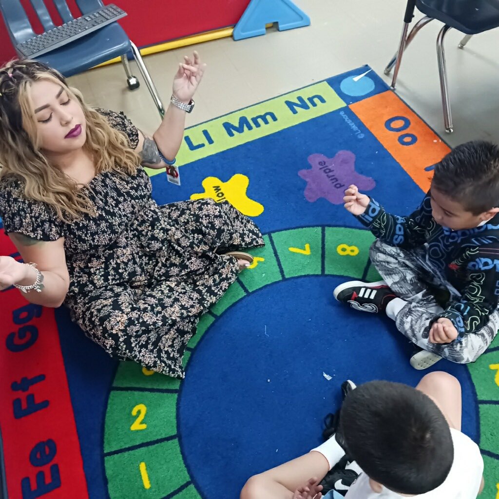 MsArroyo10's tweet photo. #SEL4USA @GoodmanES_AISD @WardLadon #AldineForward @AldineISD @aldinesped  When you feel good you do good❤️ #meditate #SocialEmotionalLearning @germany_lynne https://t.co/0Gw92UzTcu