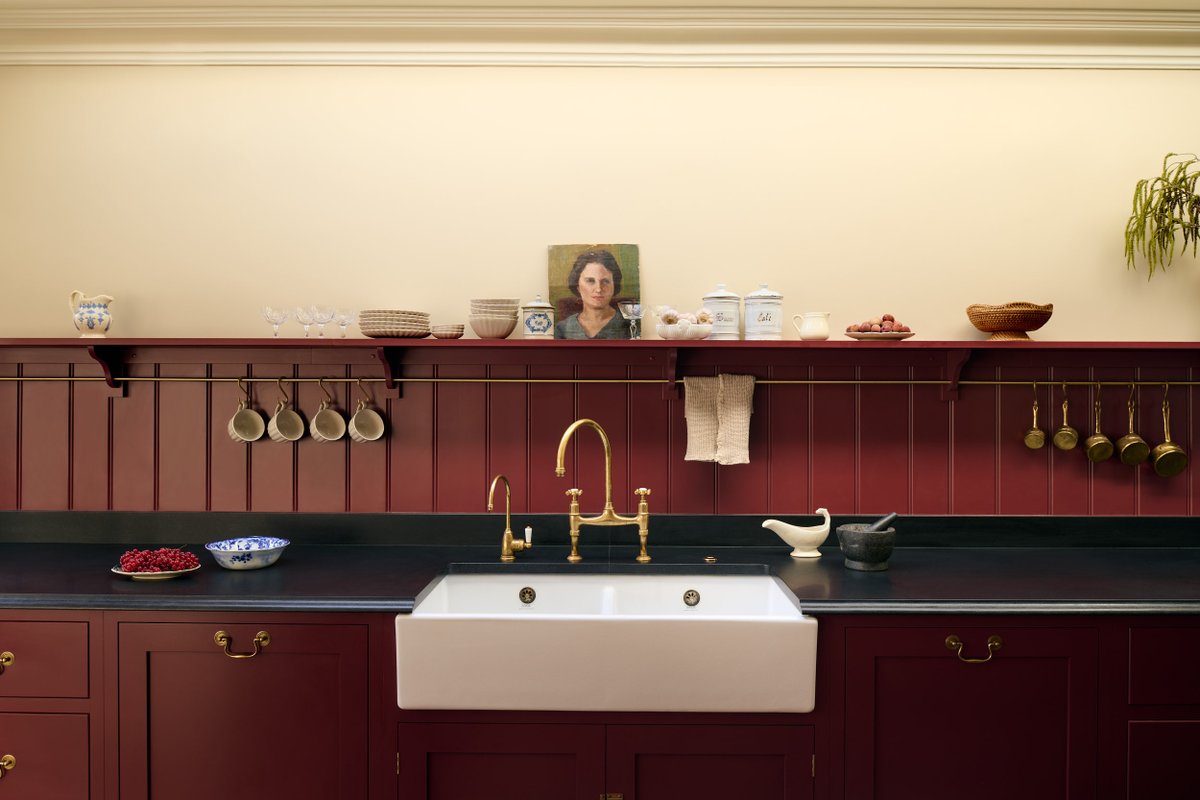 deVOLKitchens's tweet photo. We've got a brand new kitchen for you to enjoy today, The Dulwich Kitchen! Painted top to bottom in our rich 'Refectory Red' paint and decorated with elegant brass fittings. What do you think? https://t.co/6224FR6MfV #EnglishInteriors https://t.co/tpm220sfN1