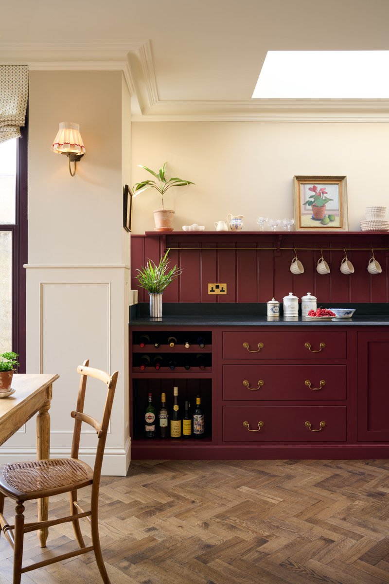 deVOLKitchens's tweet photo. We've got a brand new kitchen for you to enjoy today, The Dulwich Kitchen! Painted top to bottom in our rich 'Refectory Red' paint and decorated with elegant brass fittings. What do you think? https://t.co/6224FR6MfV #EnglishInteriors https://t.co/tpm220sfN1
