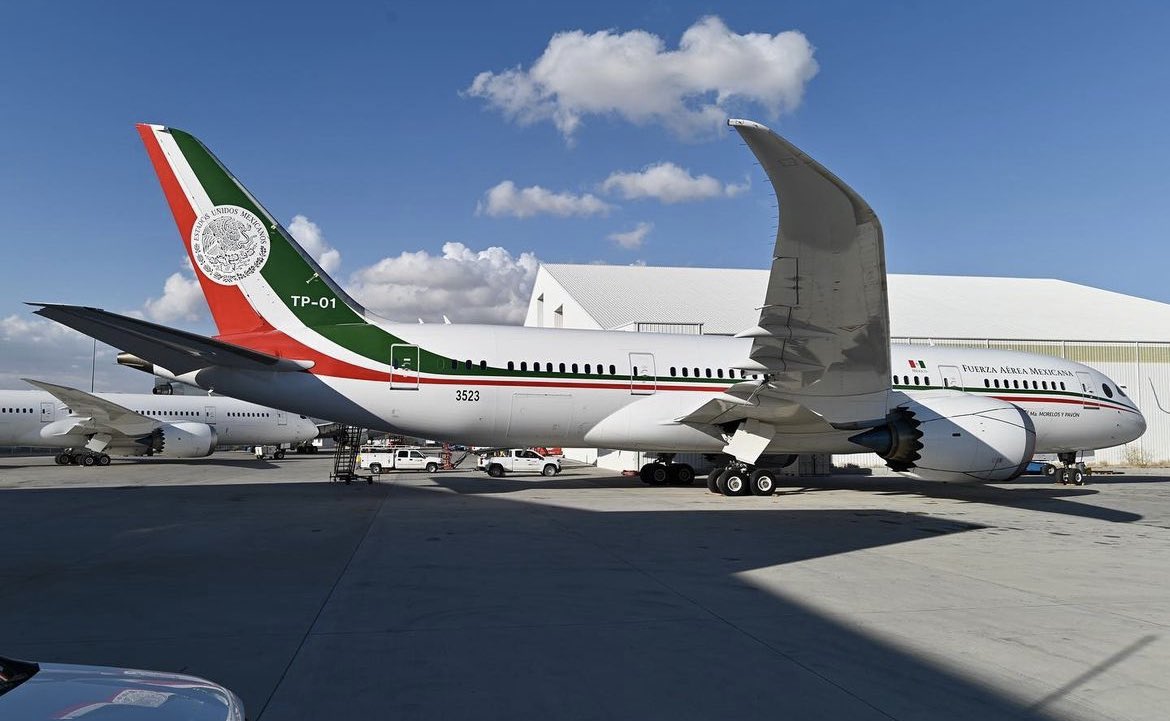 SkystoreMx's tweet photo. #SkyAlMinuto Después de casi 6 meses en Victorville, California, el #FAM3523 o mejor conocido como TP-01 XC-MEX, se encuentra volando a la #CDMX. 

Se estima arribe a la capital en punto de las 15:40 hrs. https://t.co/kTNp6kR2TY