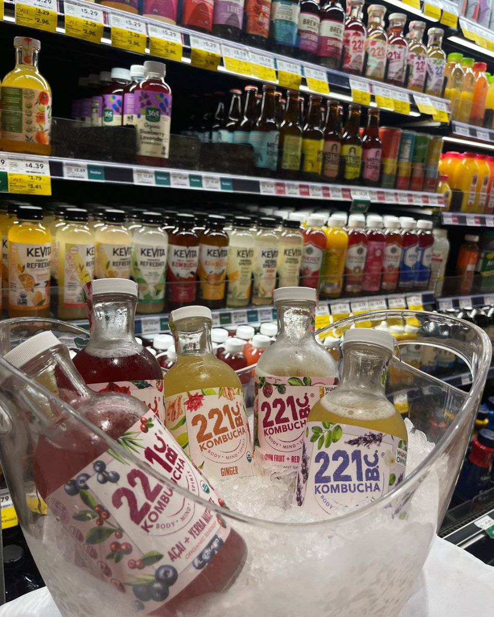 kombucha221bc's tweet photo. things we are grateful for this week 🌺

☀️ 🙏 morning walks &amp; prayer
🧘‍♀️🍾 yoga classes &amp; kombucha
👭👬 whole foods market demos &amp; new friends https://t.co/JKClEVUSvE