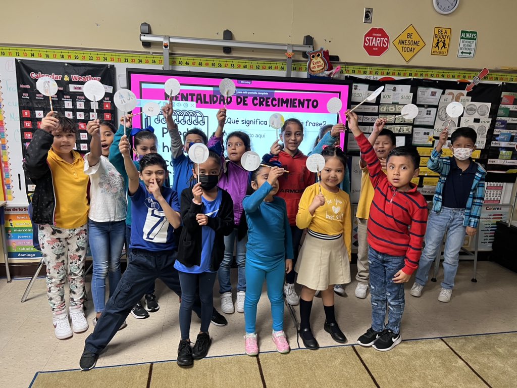 cealfaro03's tweet photo. Growth mindset: I can do difficult things lesson with our awesome 2nd graders for SEL day! ✏️ #SELday #selday2023 @SELHISD @DionneMccurry @SanchezES_HISD https://t.co/Oosq0YY7ef