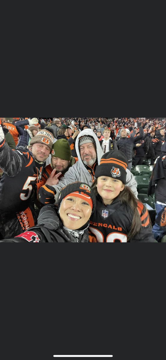 Eversole_23's tweet image. Happy birthdey to one Amazing woman! @TheRealMathryn We are all so lucky to have you in our lives! I love you so much. Thank you for everything you do! I’ll make sure you enjoy your Dey!