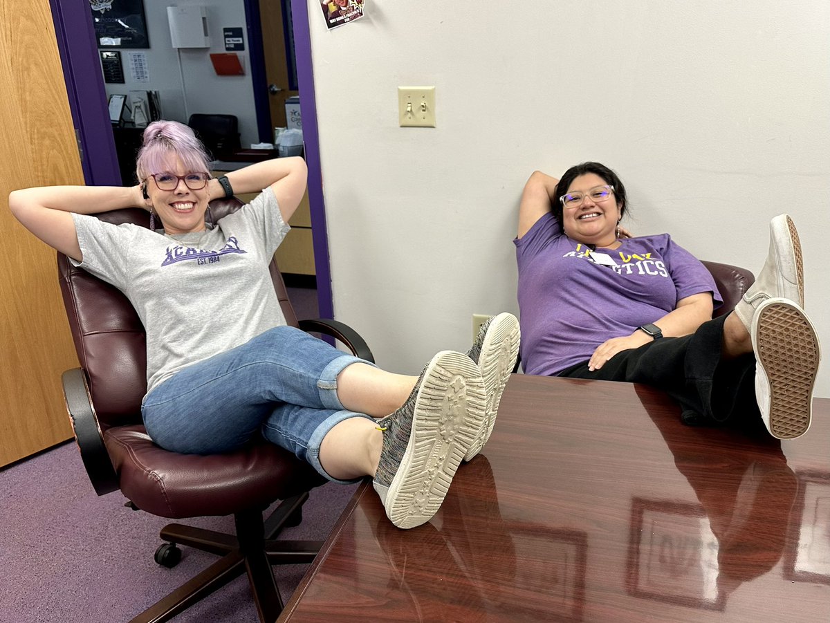 LiveOakOwls's tweet photo. Happy spring break from the staff of LOA!! 🦉
#SpringBreak #SpringBreak2023 #LOA #LiveOakOwls #LiveOakAcademy #UndefeatedOwls #StillUndefeated https://t.co/sIdsEnIDFN