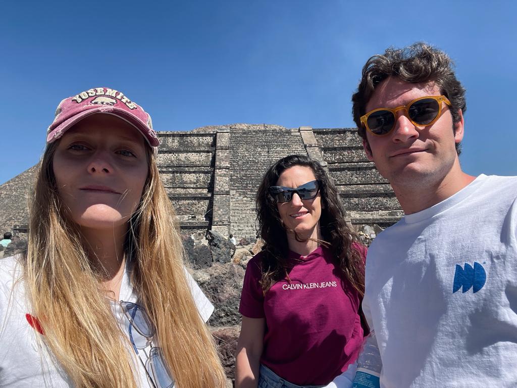 Hola LATAM!! 🚀

Our customers were having difficulties equipping their teammates in LATAM with the best office equipment.

So today I'm thrilled to announce that from now on <a href="/yakk_app/">Yakk</a>  will also be available in México, Argentina, Brazil, Chile, Colombia, Peru and Uruguay.

🤘 🤘